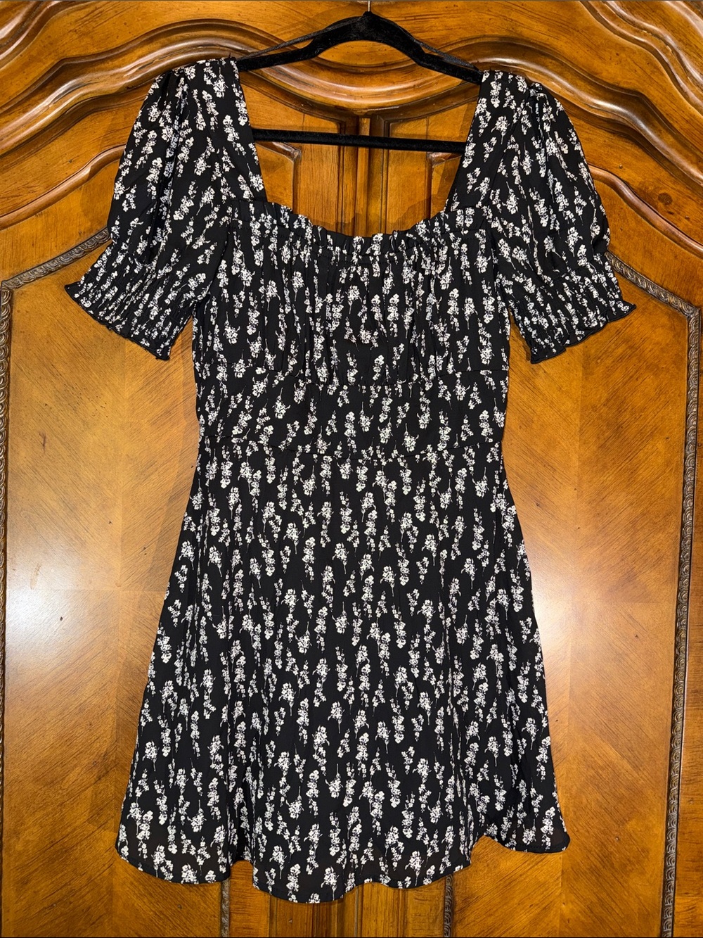 Black Floral Puff-Sleeve Mini Dress